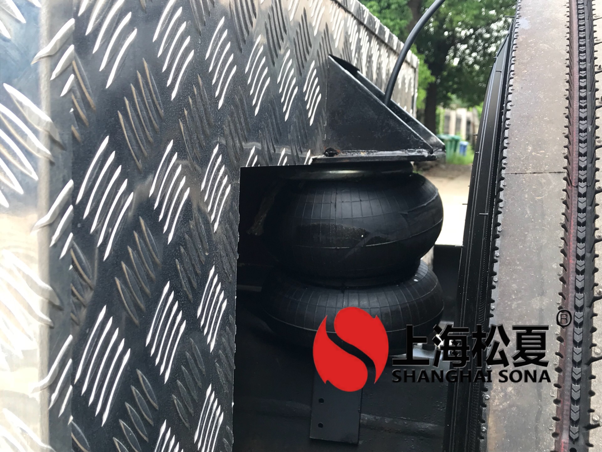 福特T700后桥改装橡胶麻豆传媒在线